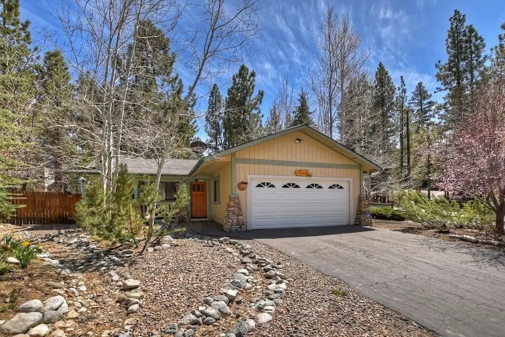 041 - Snowcrest Cottage
