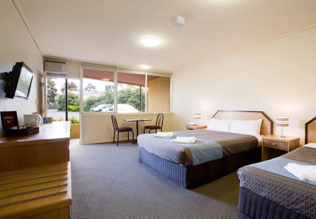 Nightcap at Monash Hotel