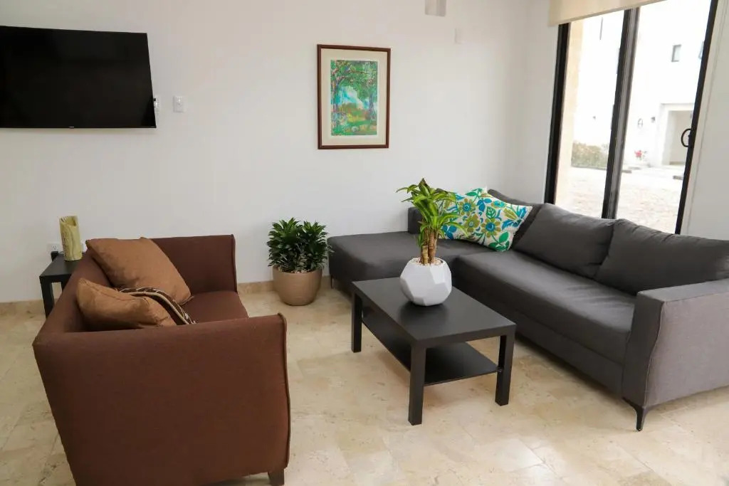 Casa en hermoso condominio La Luminaria I20