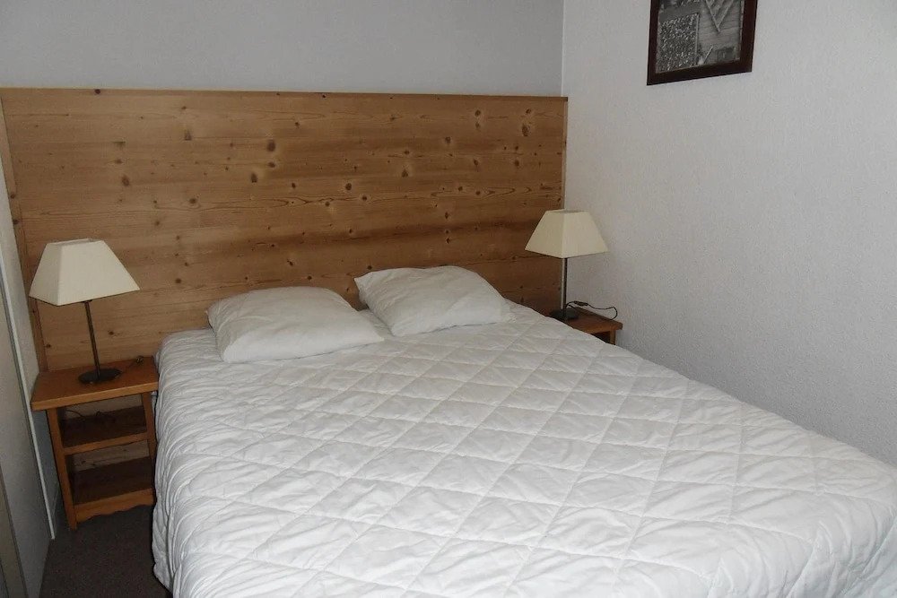Belle Plagne 3 Roomed Apartment for 6 People on the Slopes And410