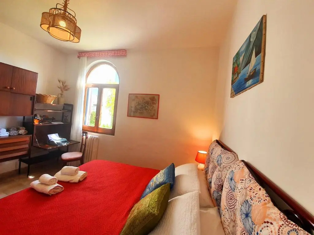 Villa immersa nel verde, spiaggia a 200m