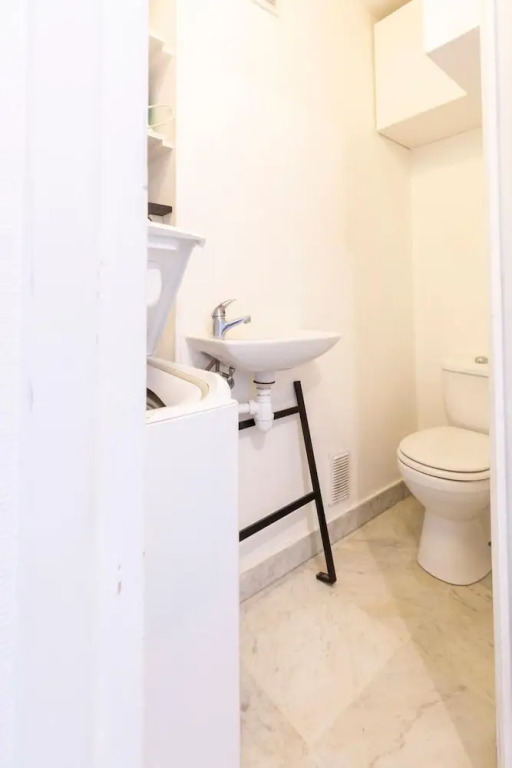 Cute beachfront apartment in the district of Salis, Antibes