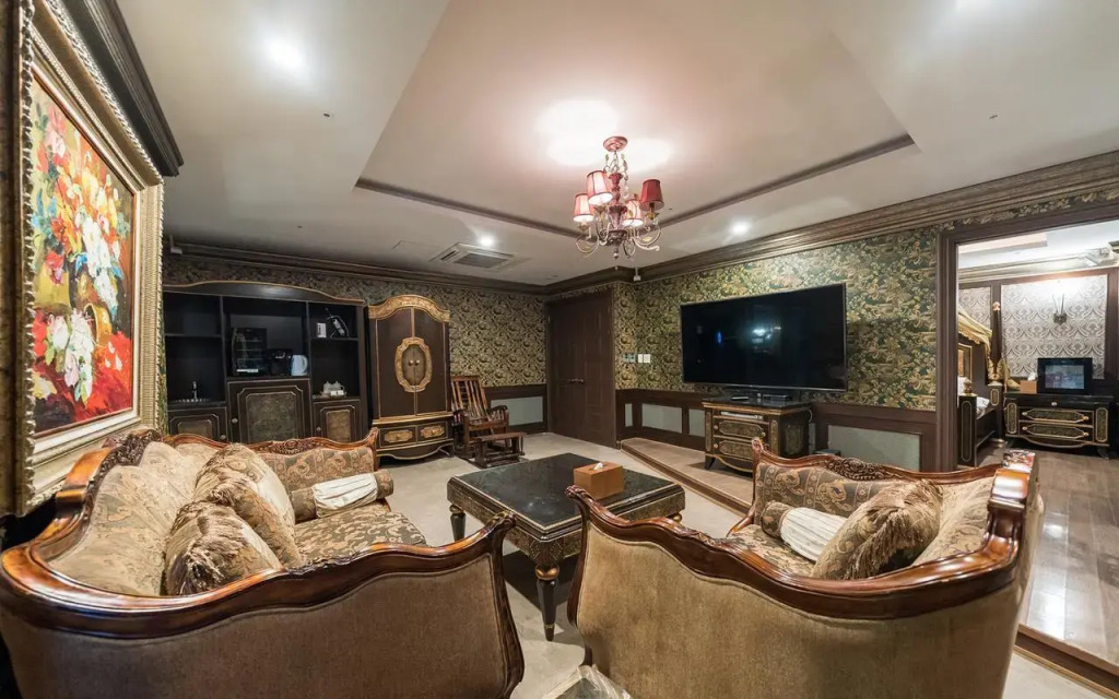 WIZ Hotel
