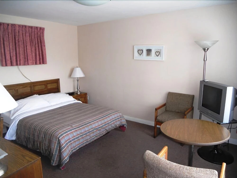 Canadiana Inn