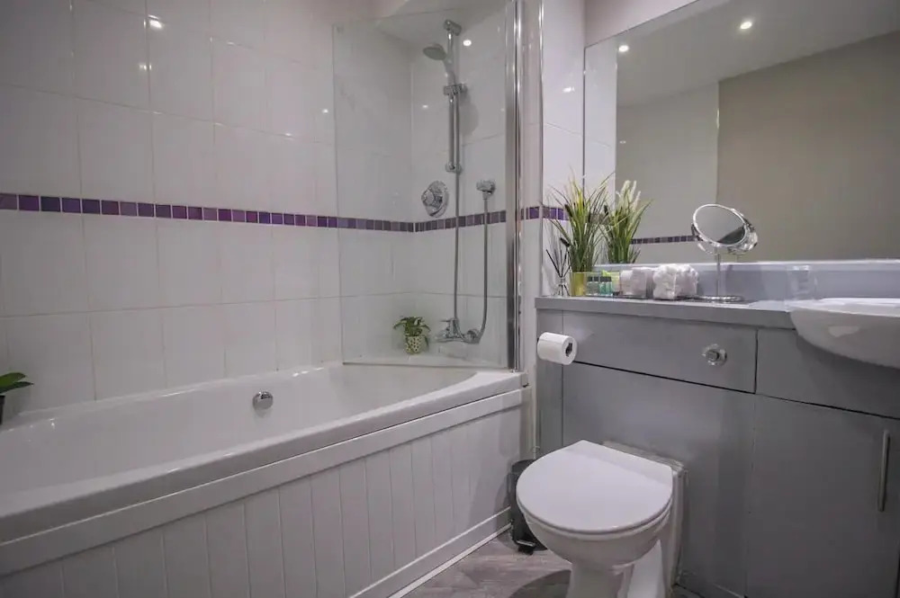 1 Bed Penthouse - Hot Tub - Roof Terrace - Parking