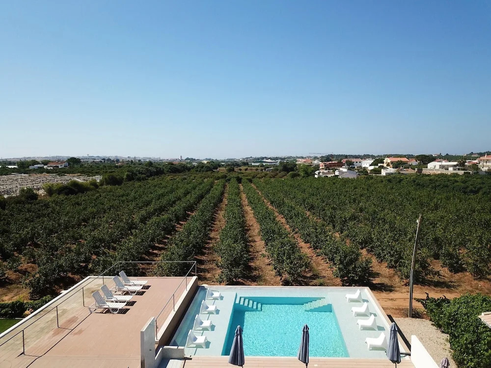 House With one Bedroom in Faro, With Shared Pool, Enclosed Garden and Wifi Near the Beach