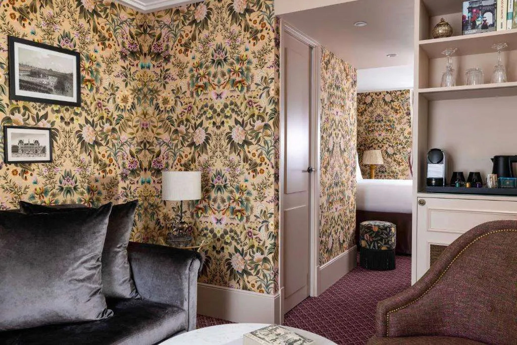 UNE AUTRE CHAMBRE