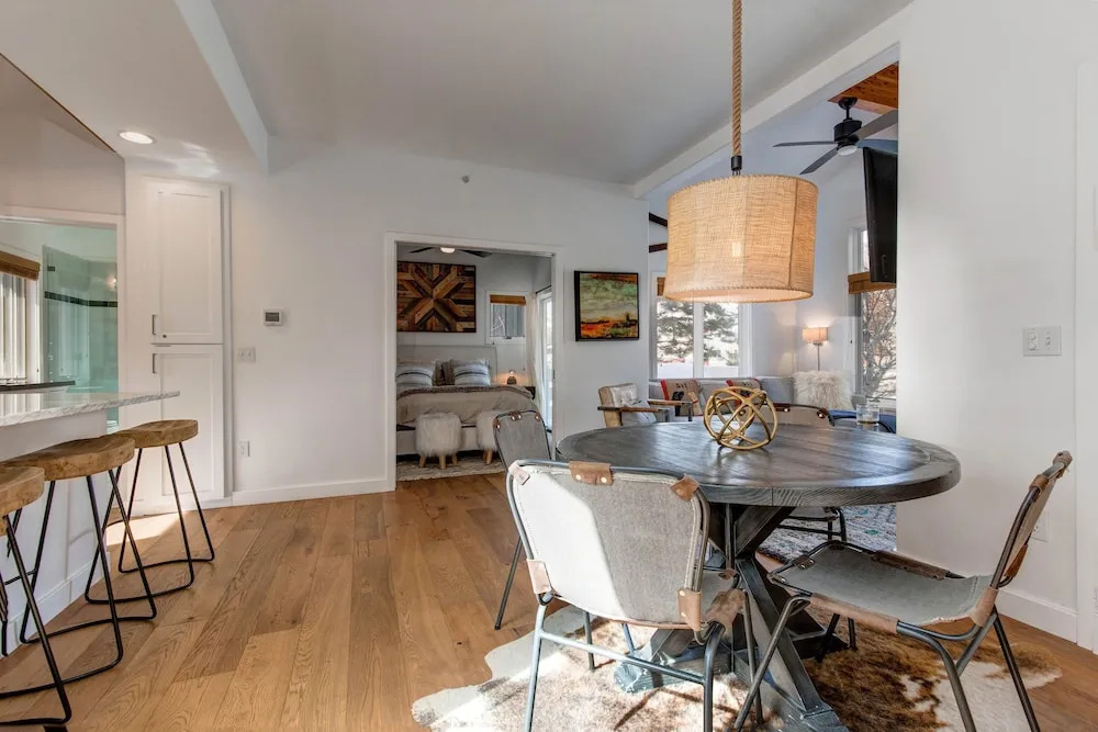 New Listing! Modern Townhome W/ Private Hot Tub 3 Bedroom Townhouse