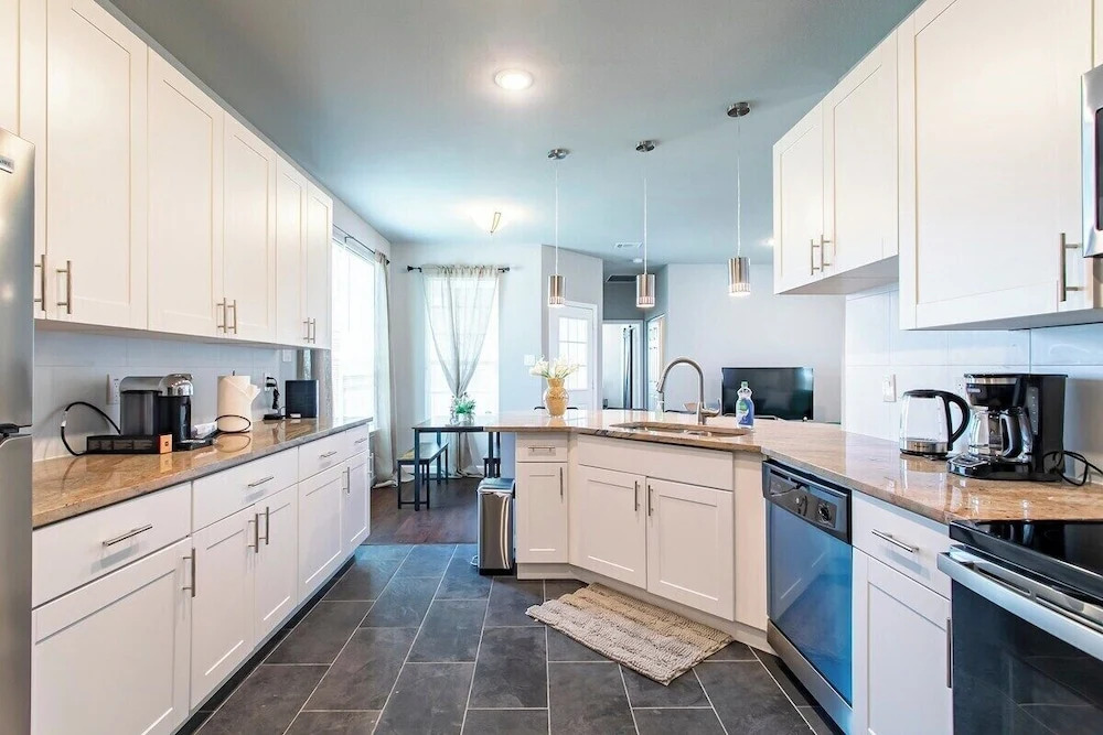 4BR Home in the Heart of Cowboy Nation!