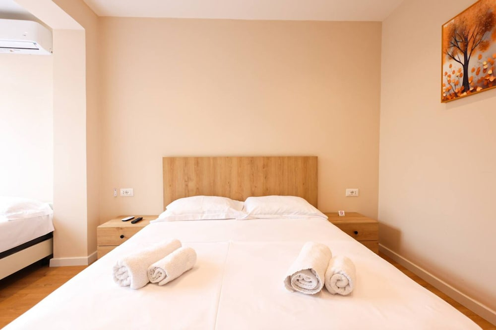 Grandstay Tirana Central 02