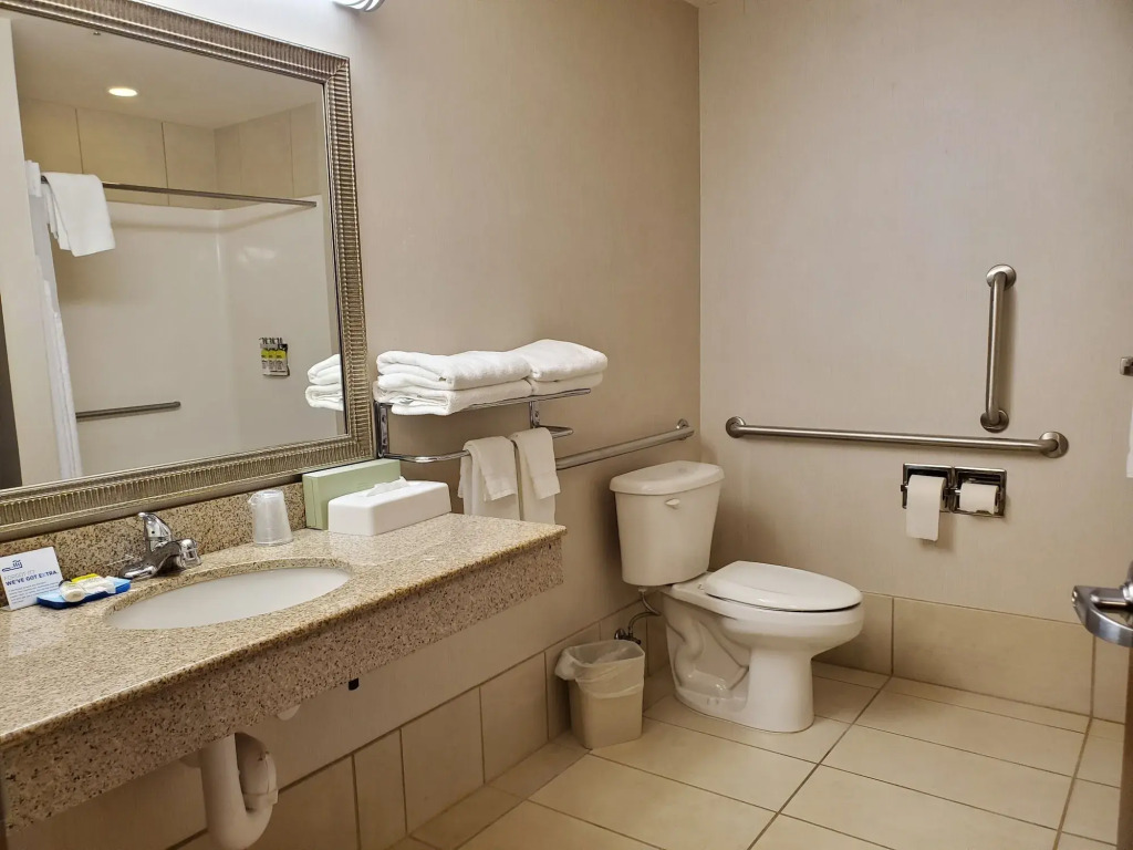 Holiday Inn Express Hotel & Suites Mankato East by IHG