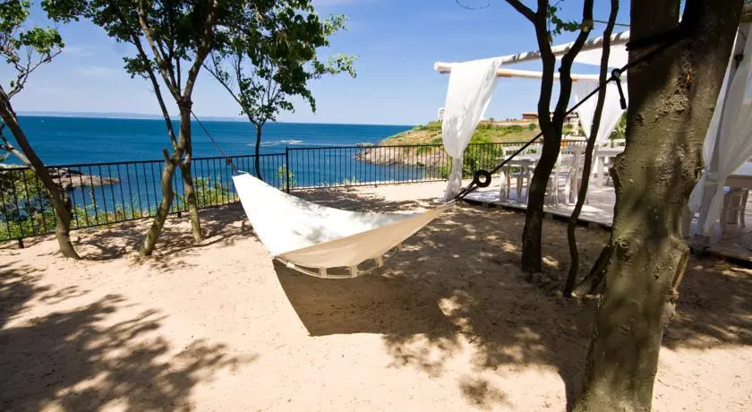 PARADISE Bay Hotel
