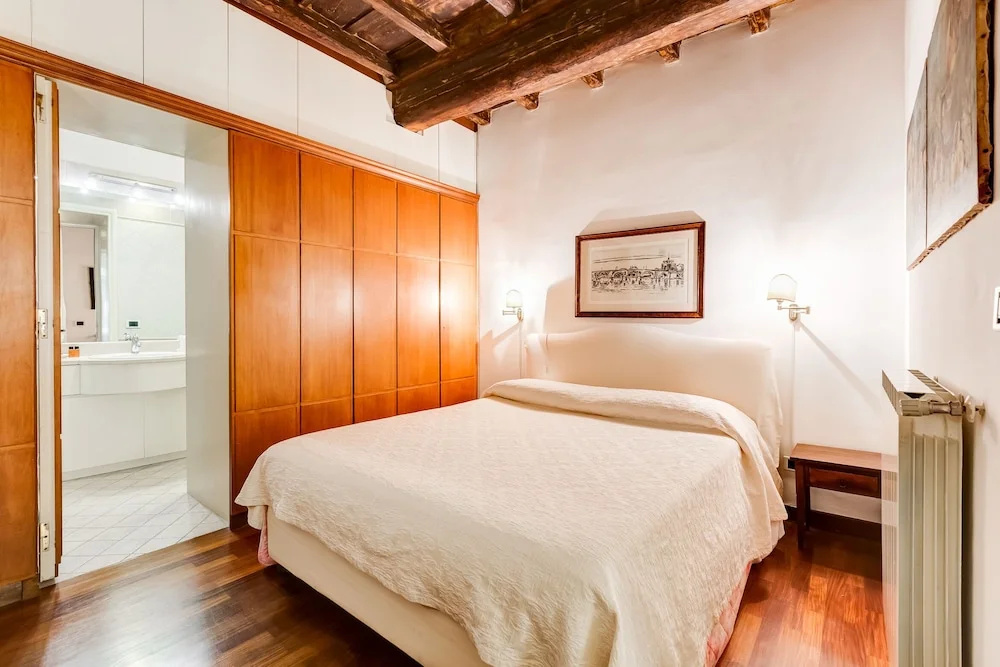 Historical Apartment near Spanish Steps