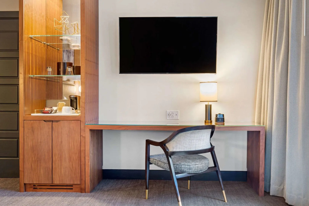 Renaissance Saint Elm Dallas Downtown Hotel