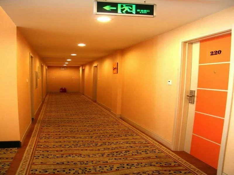 Summer Hotel