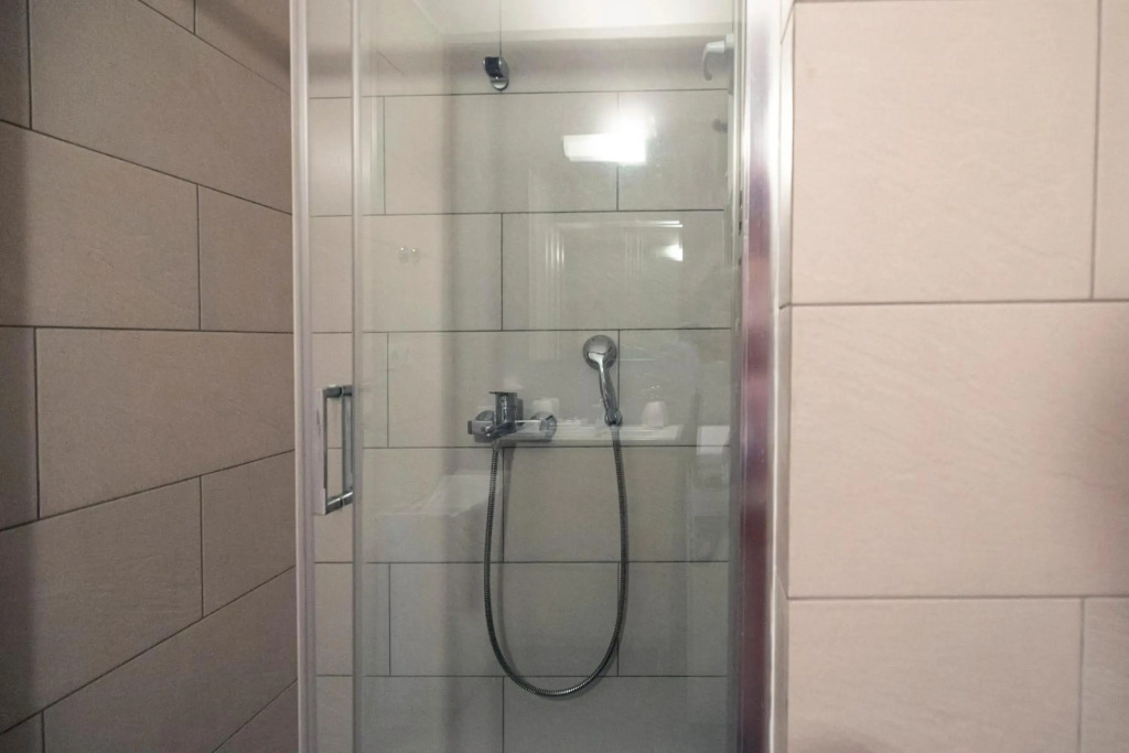 Delmare MQUEEN Apartment