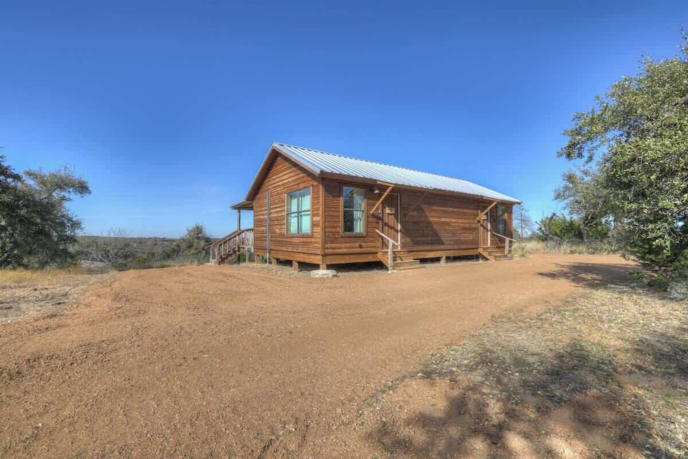 Mesquite Cabin With Hot Tub & Hill Country Views