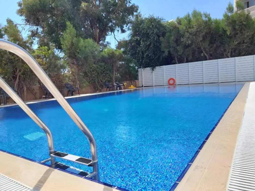 Luxury Penthouse 1BR-Seafront-Seasonal Pool-Central