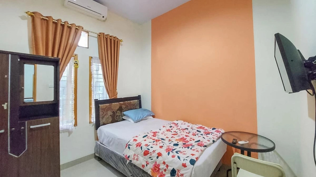 Enine Homestay Makassar RedPartner