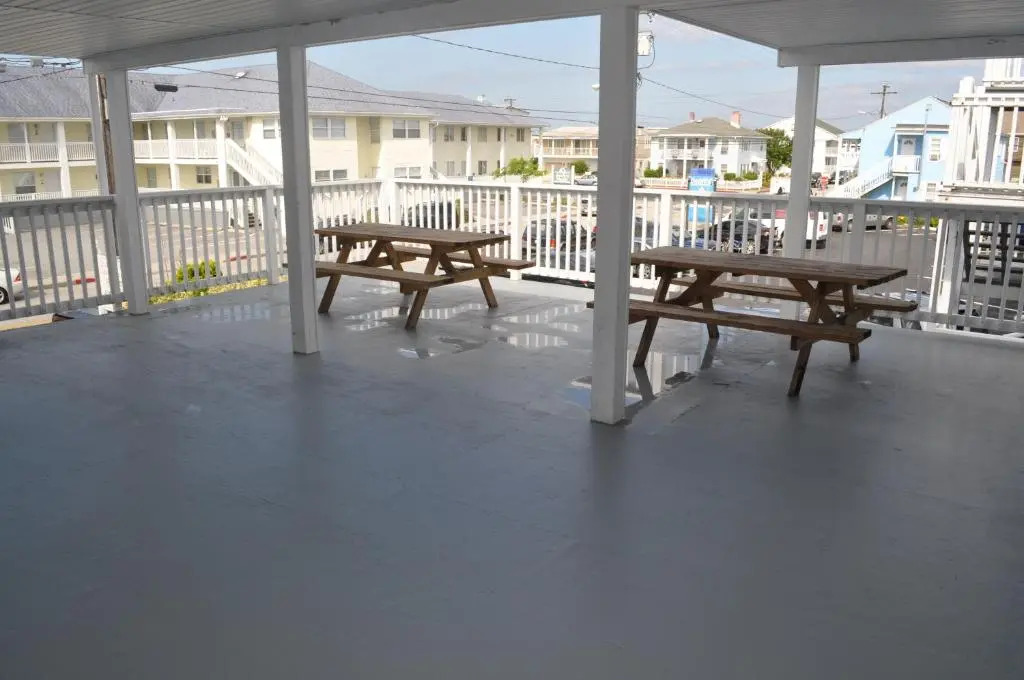 South Wind Apartments