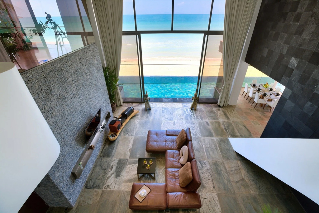 Villa U - 3BR Beachfront Haven