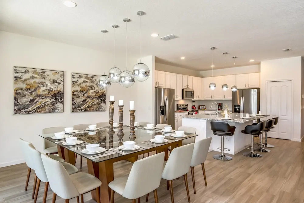 Solterra - 5212 Oakbourne Avenue