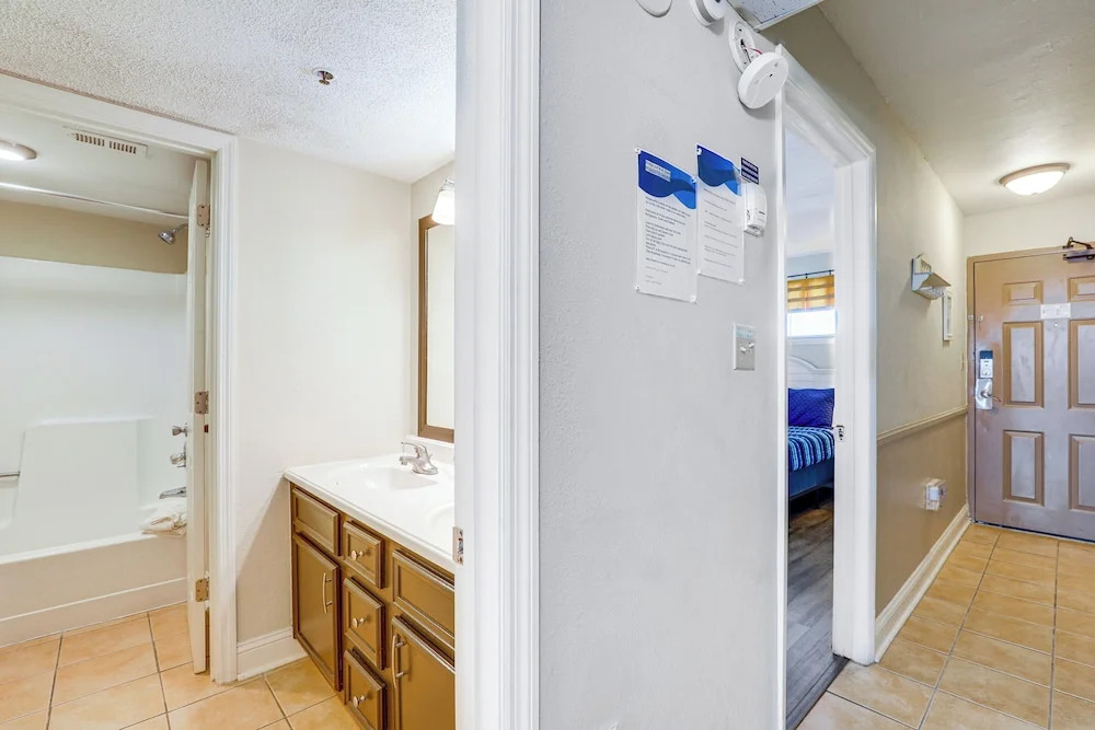 Walk to Shore: Condo w/ 2 Pools in Myrtle Beach