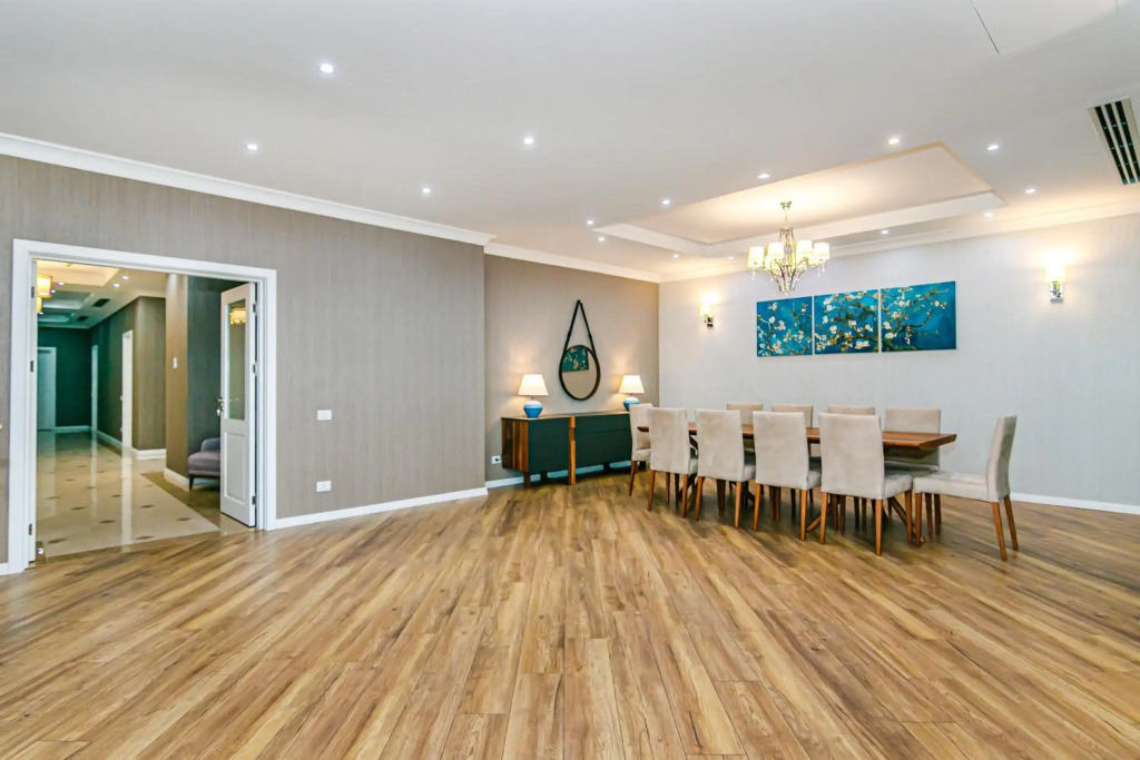 Apartment near Four Seasons