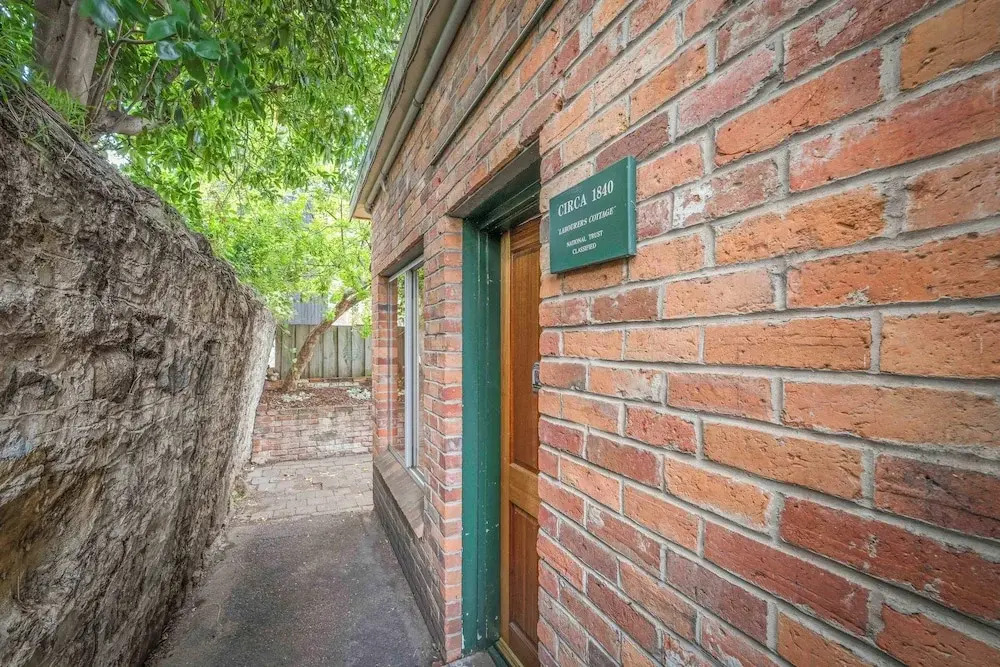 Stylish 3 Bedroom Townhouse - Hobart CBD