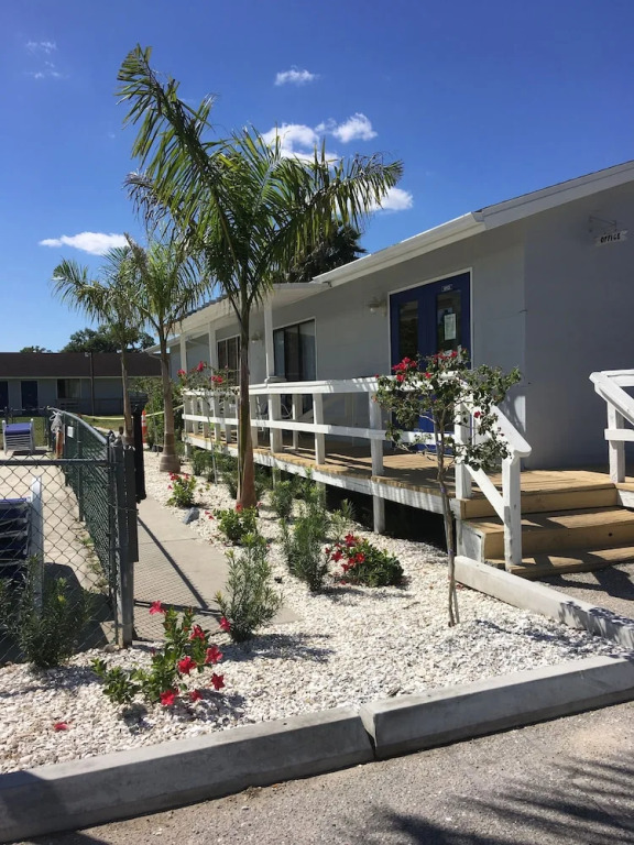 The Inn At LaBelle Yacht Club