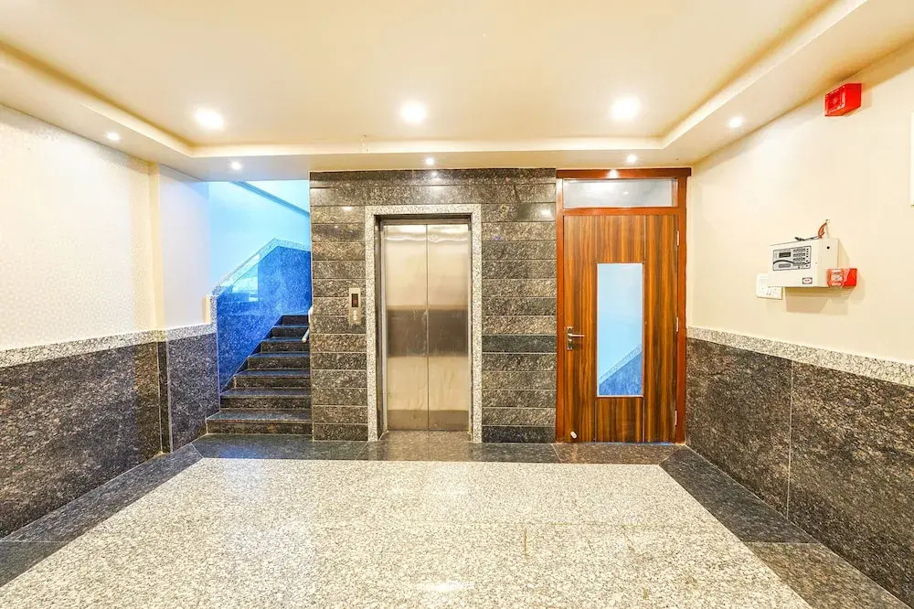 FabHotel Grand View Inn