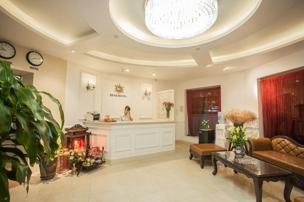 Dinh Hotel