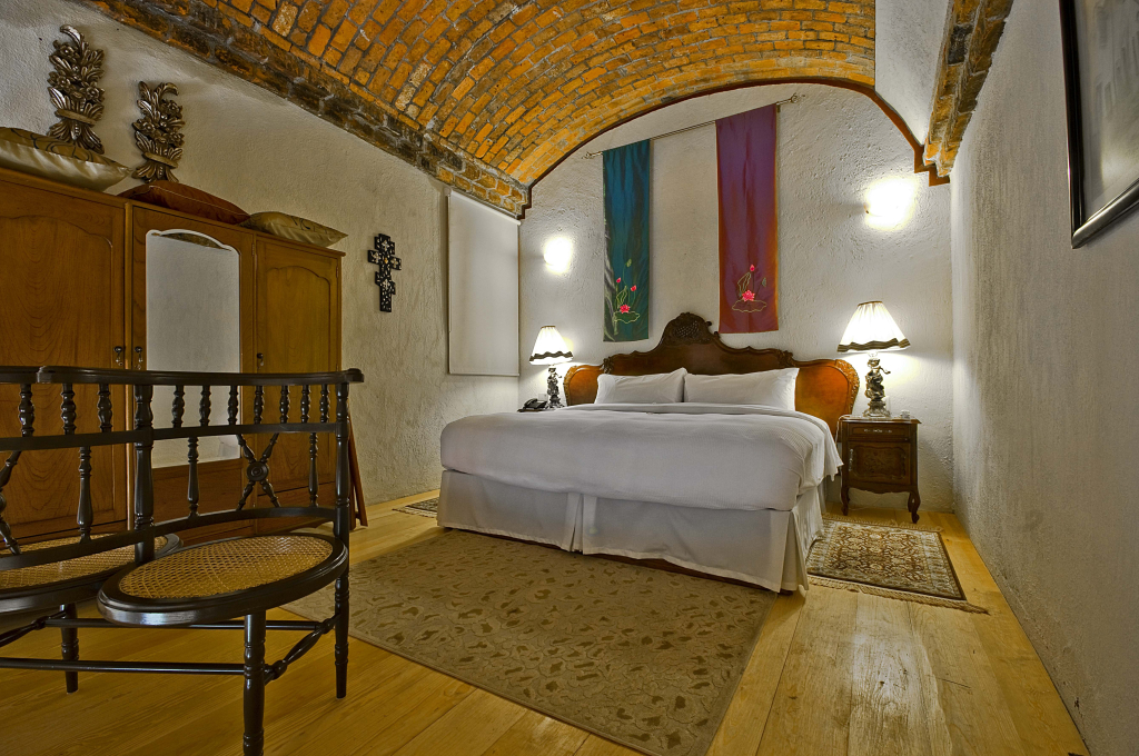 Hacienda Sepulveda Hotel & Spa