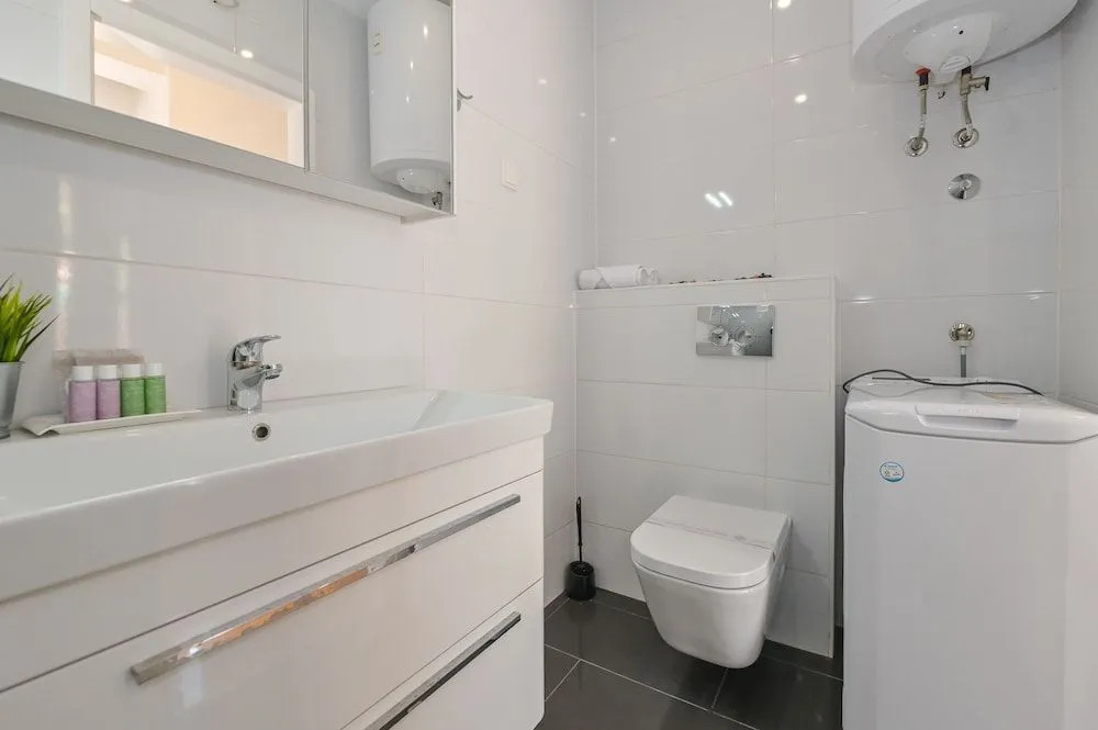 Funtastic Apartment with Private Heated Pool