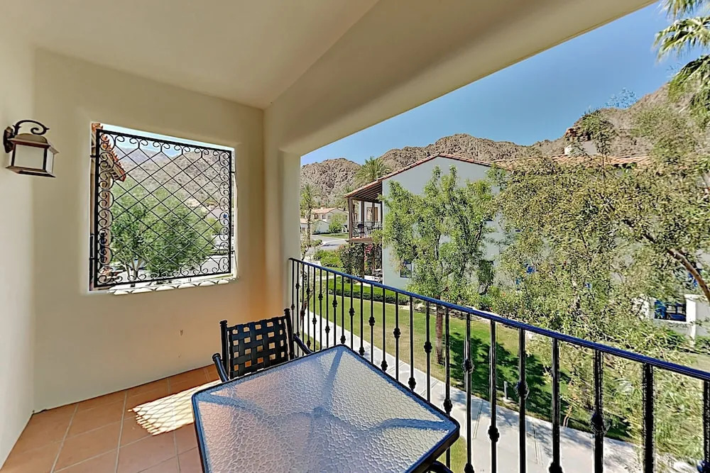 2-unit Legacy S Hideaway W/ Pools & Hot Tubs 3 Bedroom Condo