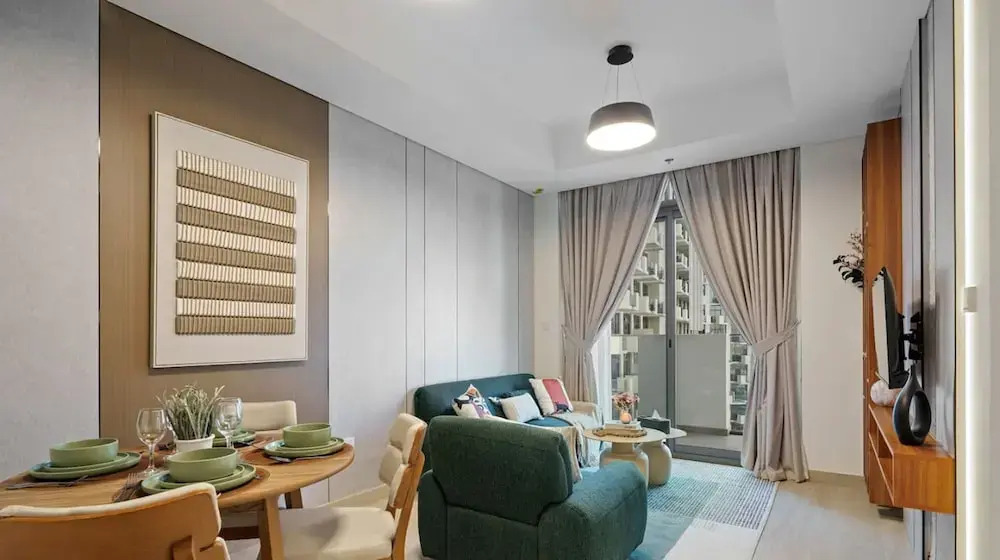 1BR Apt Near Downtown Dubai Pool Skyline Views