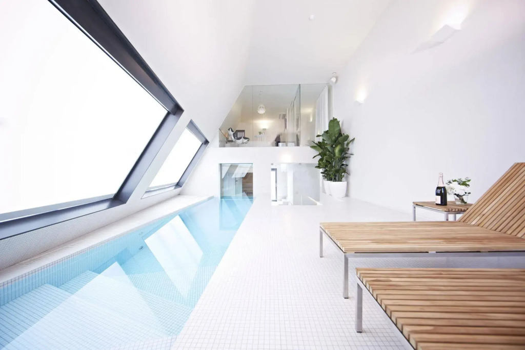 Snow hotel