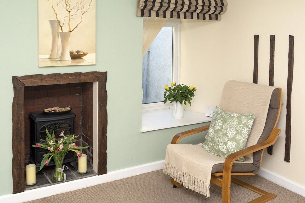 Delightful Seaside Retreat in Gardenstown, No Deposit
