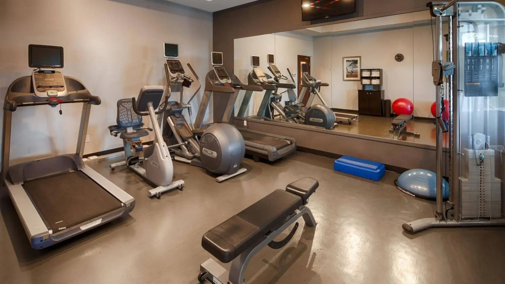 Best Western Plus Winnipeg Airport Hotel