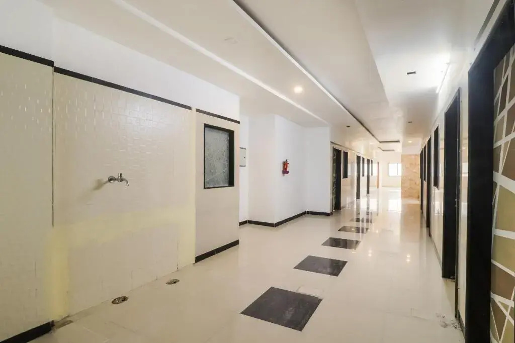 Hotel Kingston by OYO Rooms