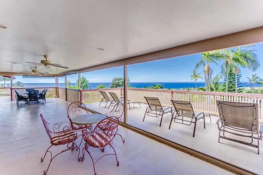 Hale Nui Ohana - 4 Br home by RedAwning