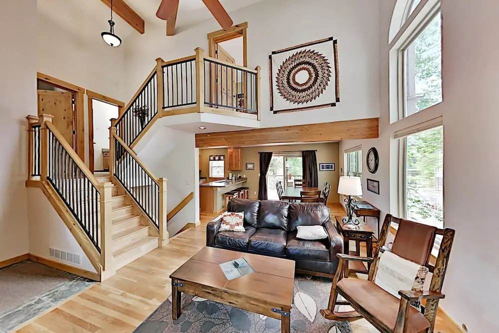 Walk To Main St. & Lifts! Deck W/ Private Hot Tub 3 Bedroom Townhouse