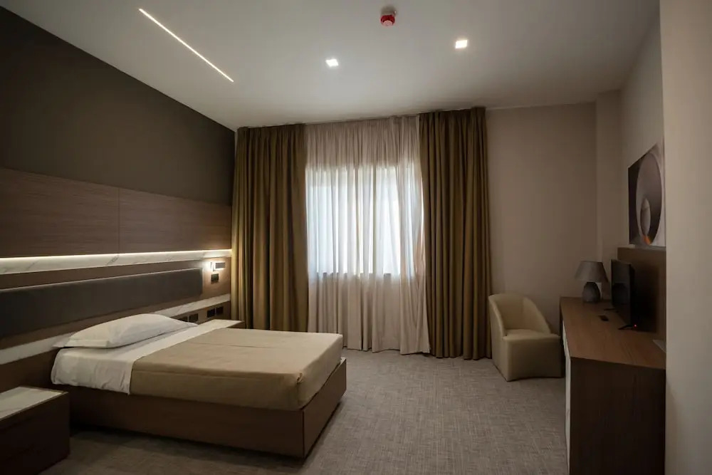 Building Hotel