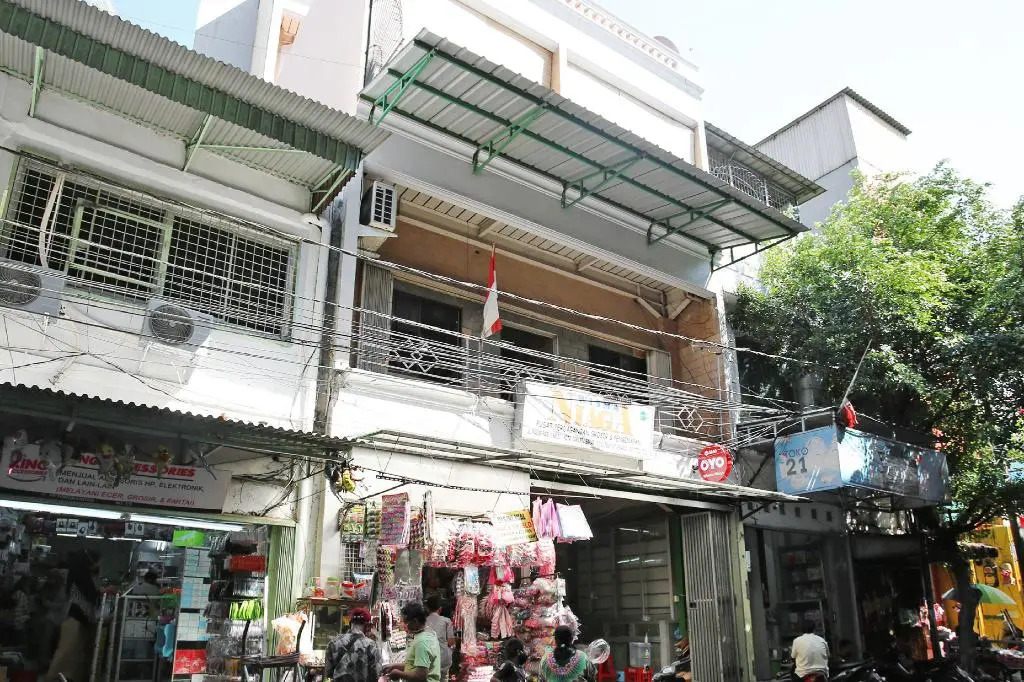 OYO 3865 Wisma Niaga