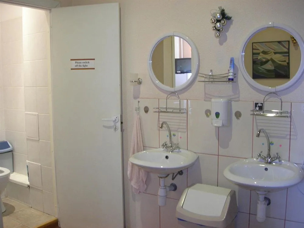 Elizabeths Youth Hostel