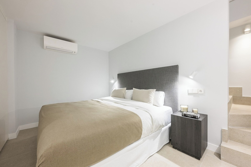 Edmond Vibes Plaza de España Suites