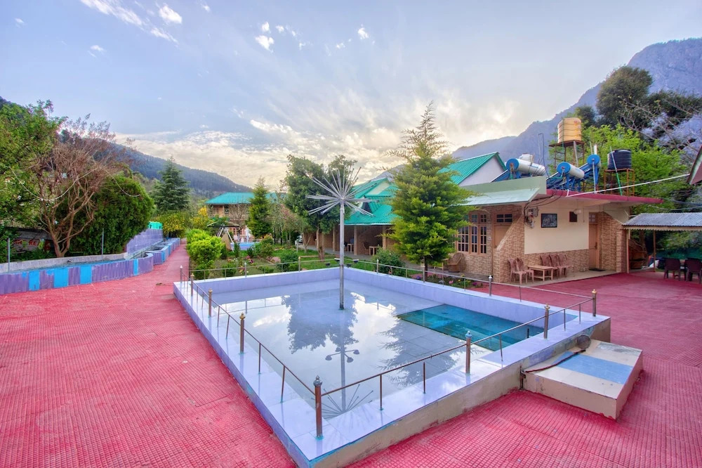 Regal Retreat