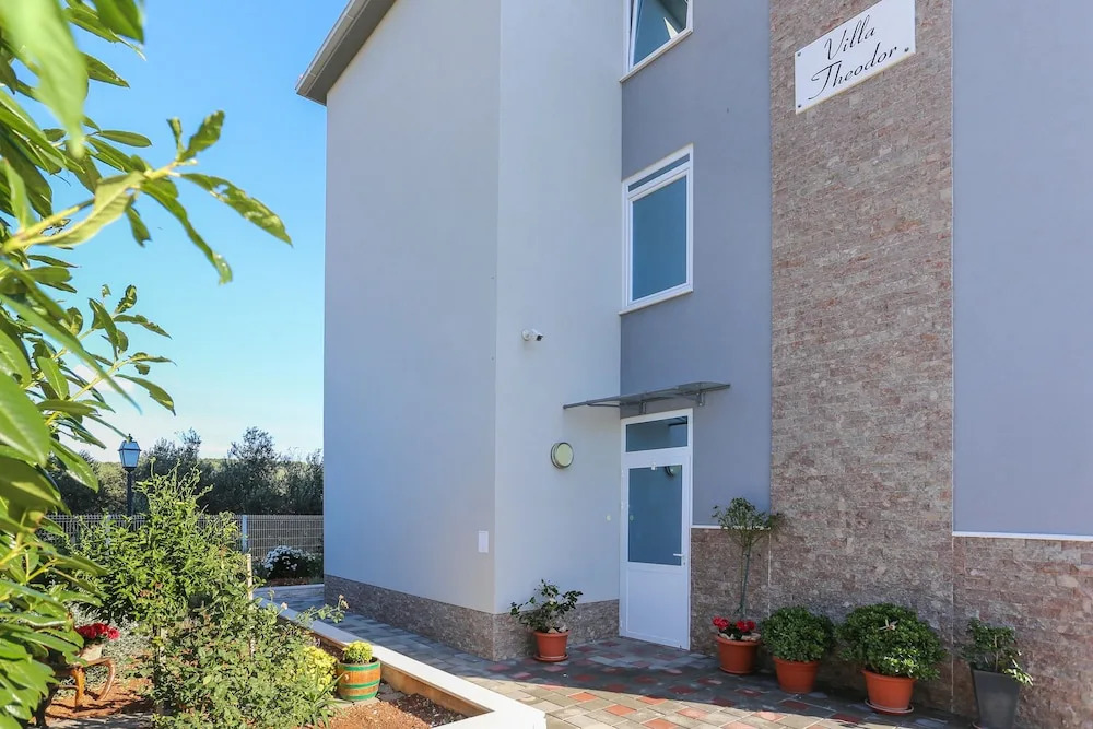 Villa Theodor Apartments