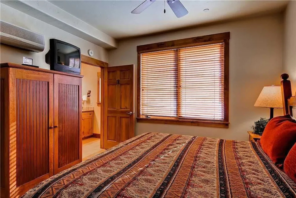 2204 Timberline Lodge, Trappeur's Crossing Apartment 2