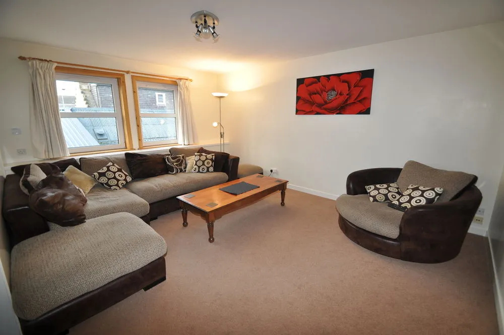 1 Varis Apartments